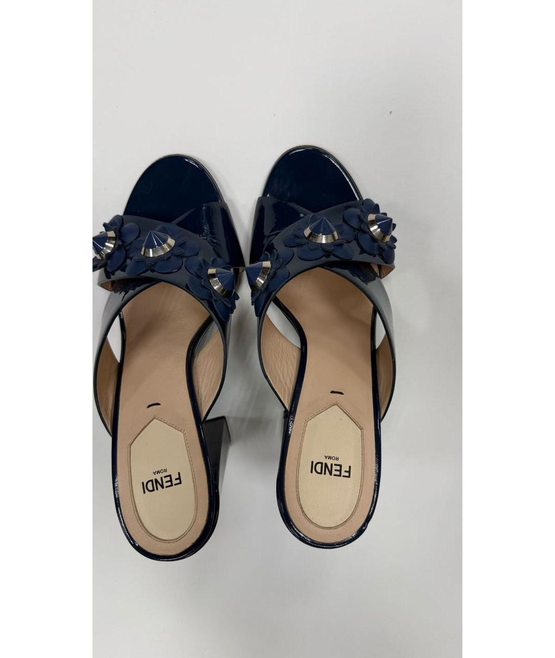 FENDI Темно-синие босоножки из лакированной кожи, фото 2