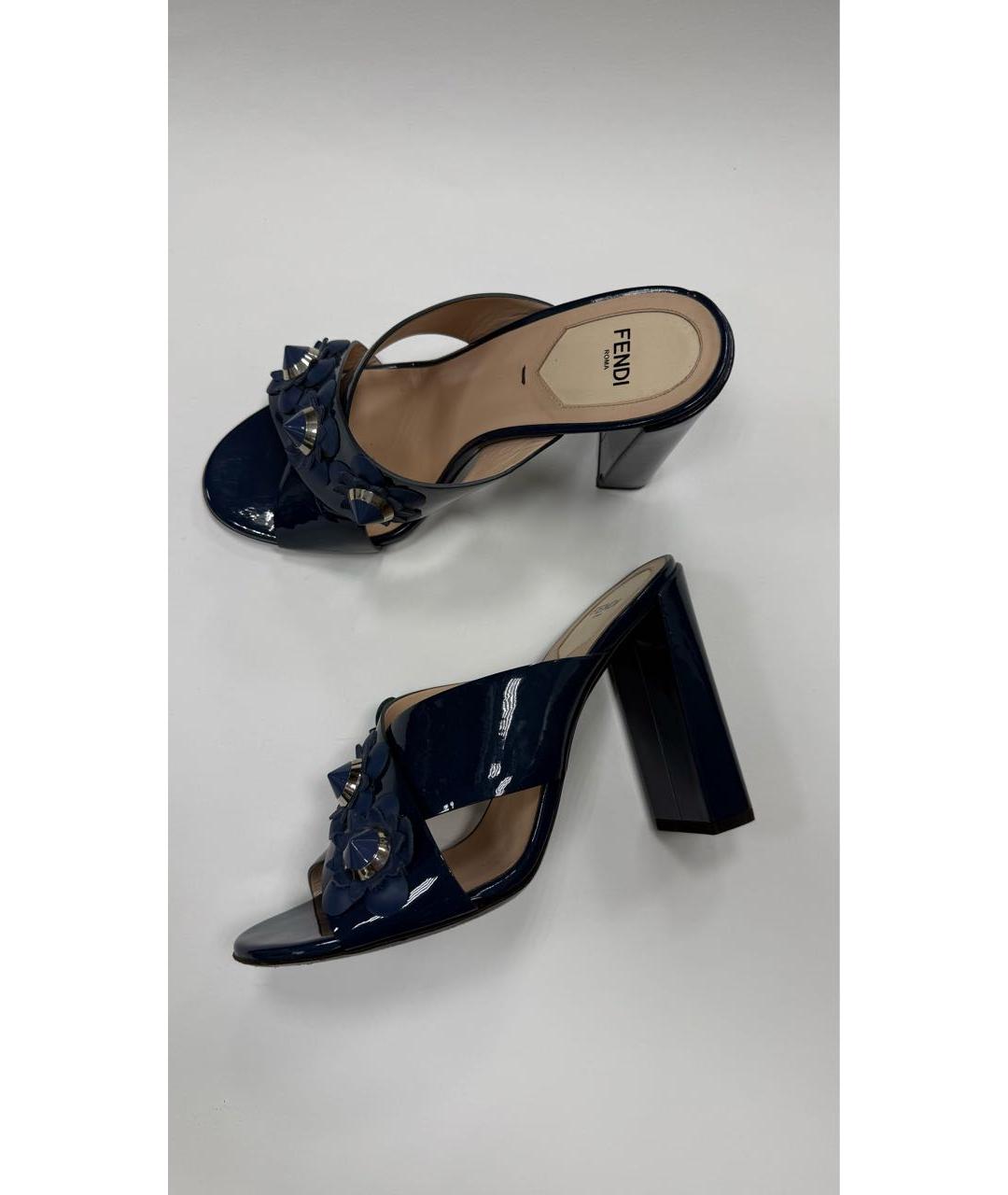 FENDI Темно-синие босоножки из лакированной кожи, фото 5