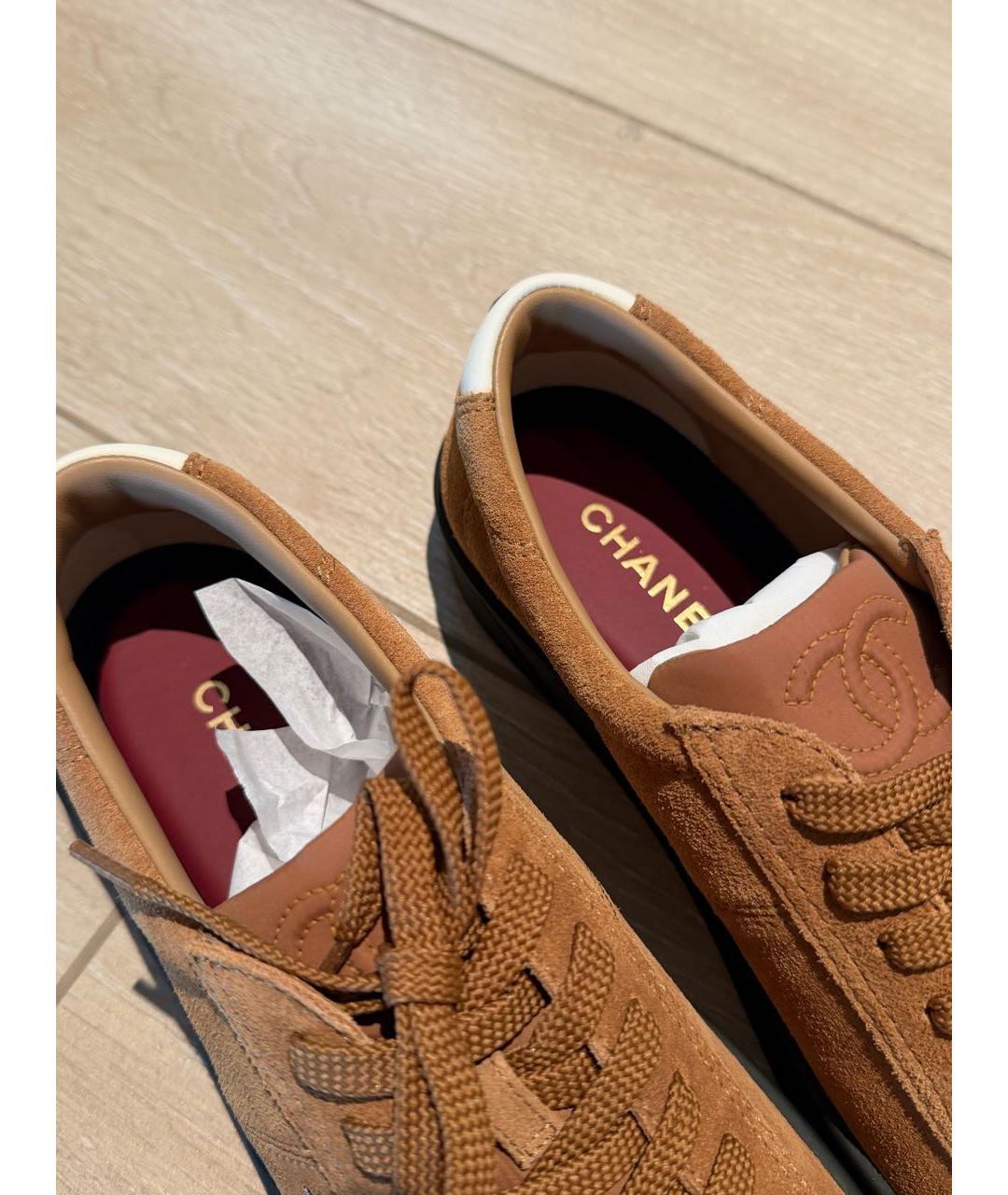 CHANEL Коричневые замшевые кеды, фото 2