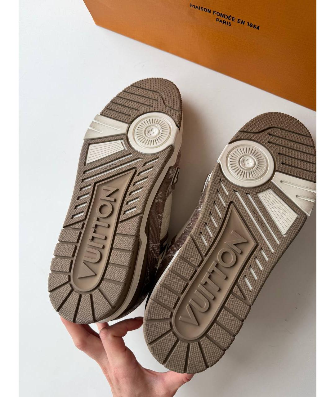 LOUIS VUITTON Бежевые кожаные низкие кроссовки / кеды, фото 5