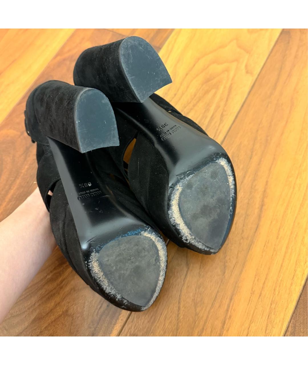 MIU MIU Черные замшевые босоножки, фото 5