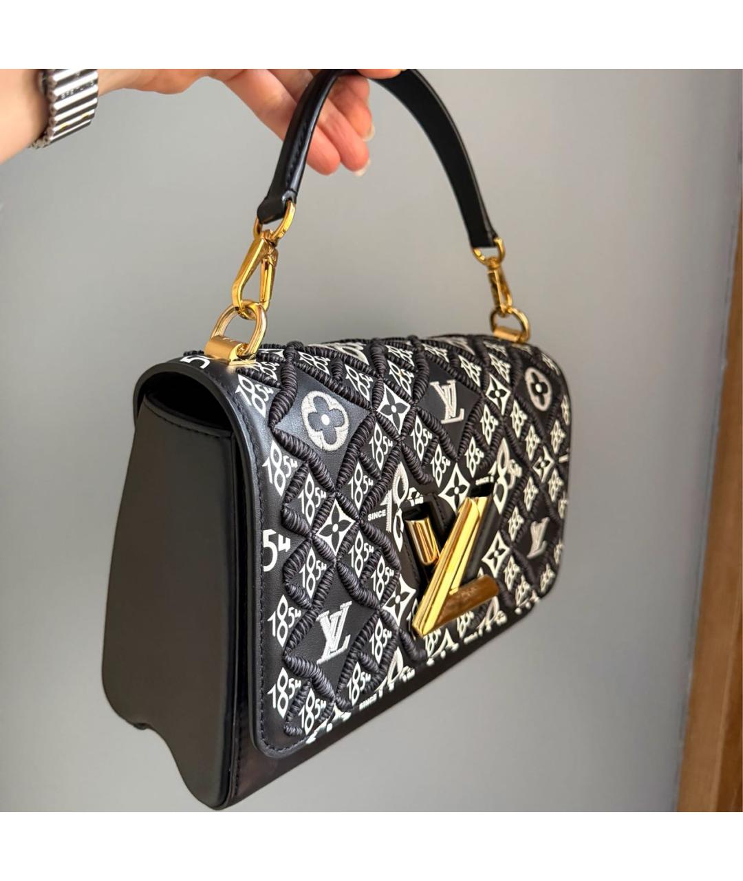 LOUIS VUITTON Черная кожаная сумка с короткими ручками, фото 8