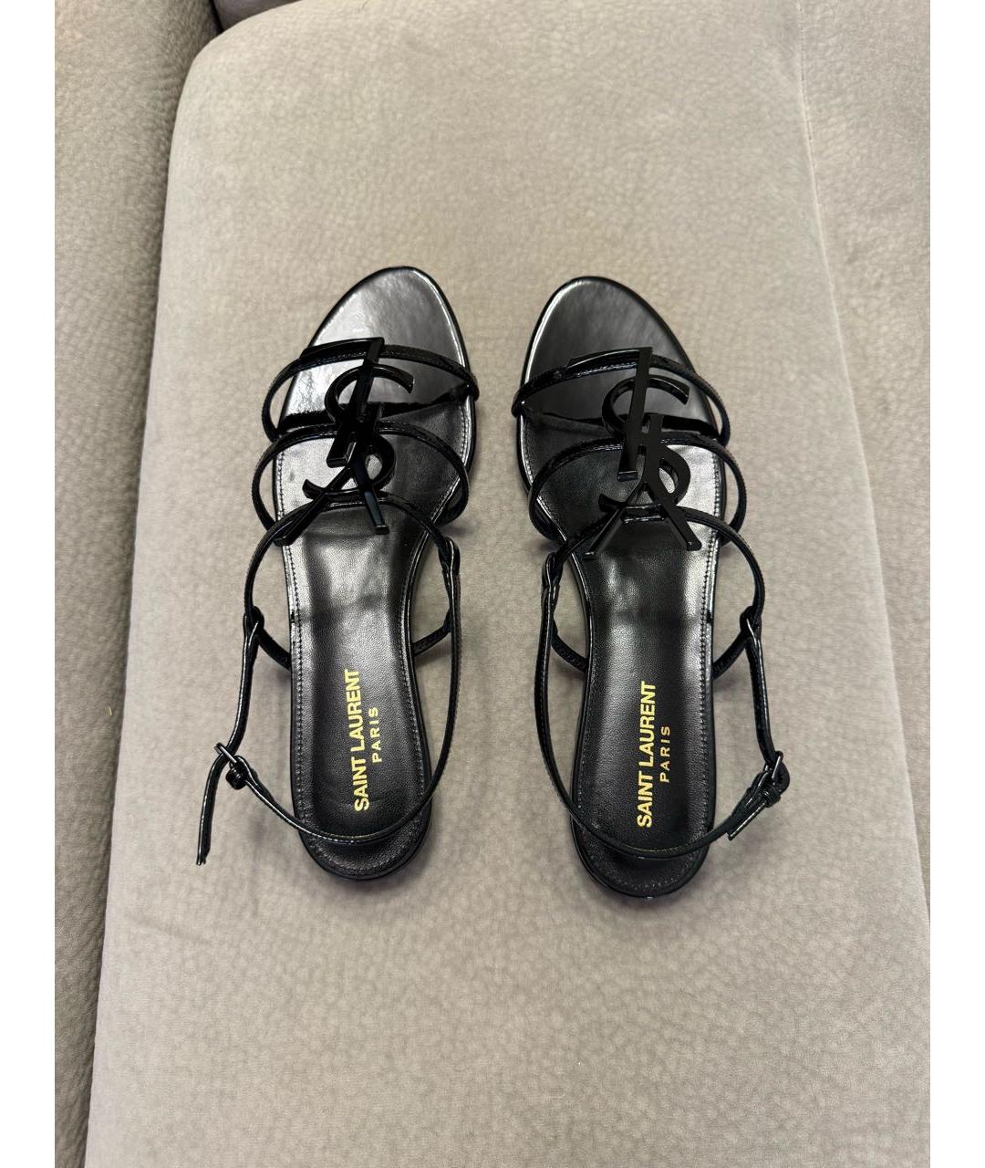 SAINT LAURENT Черные сандалии из лакированной кожи, фото 2