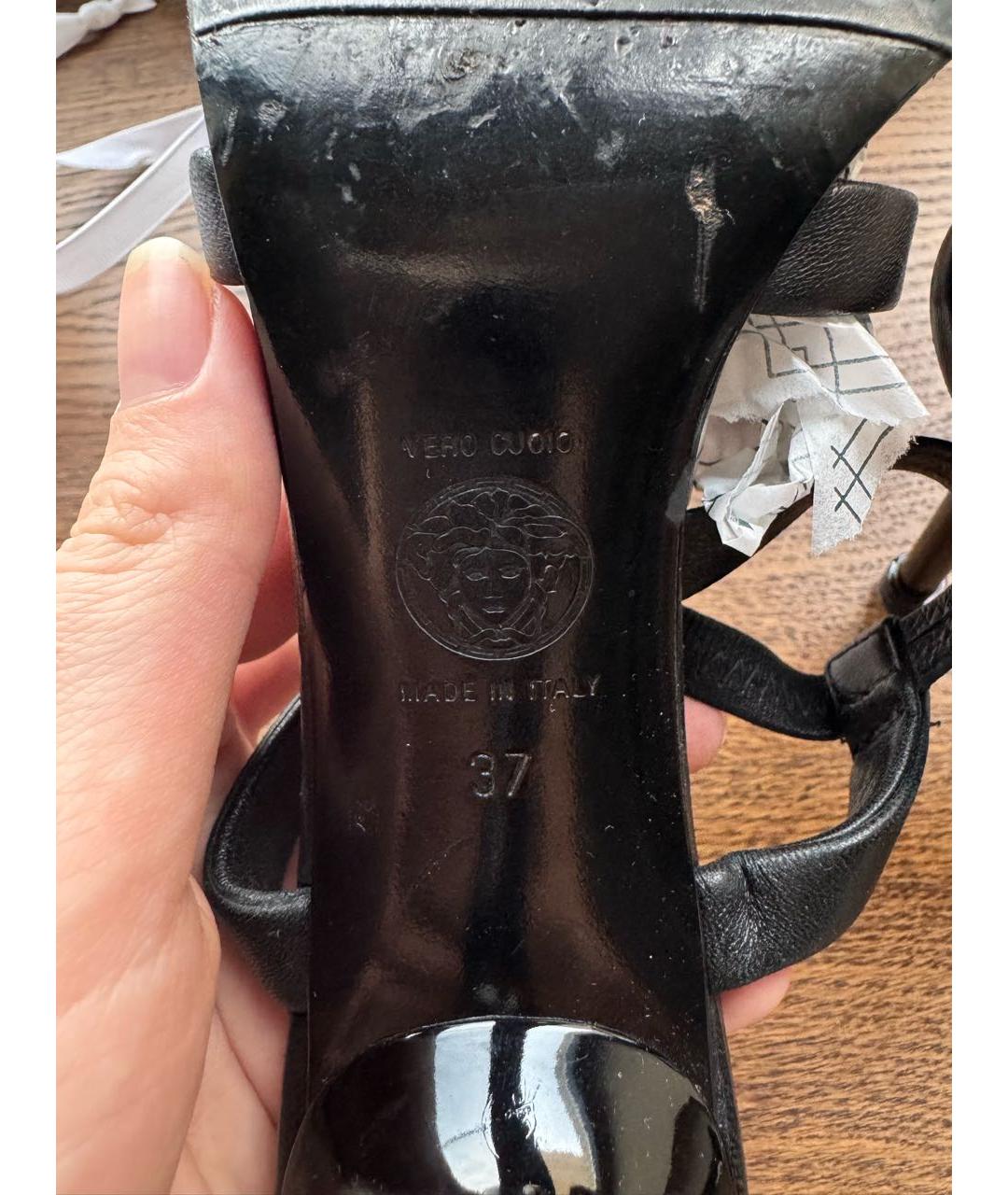 VERSACE Черные кожаные босоножки, фото 2