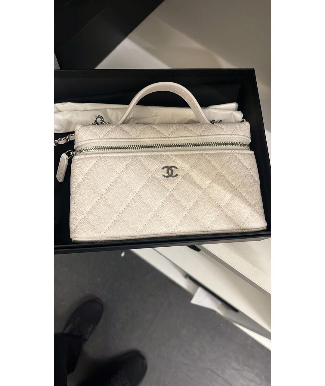 CHANEL Белая кожаная сумка с короткими ручками, фото 3