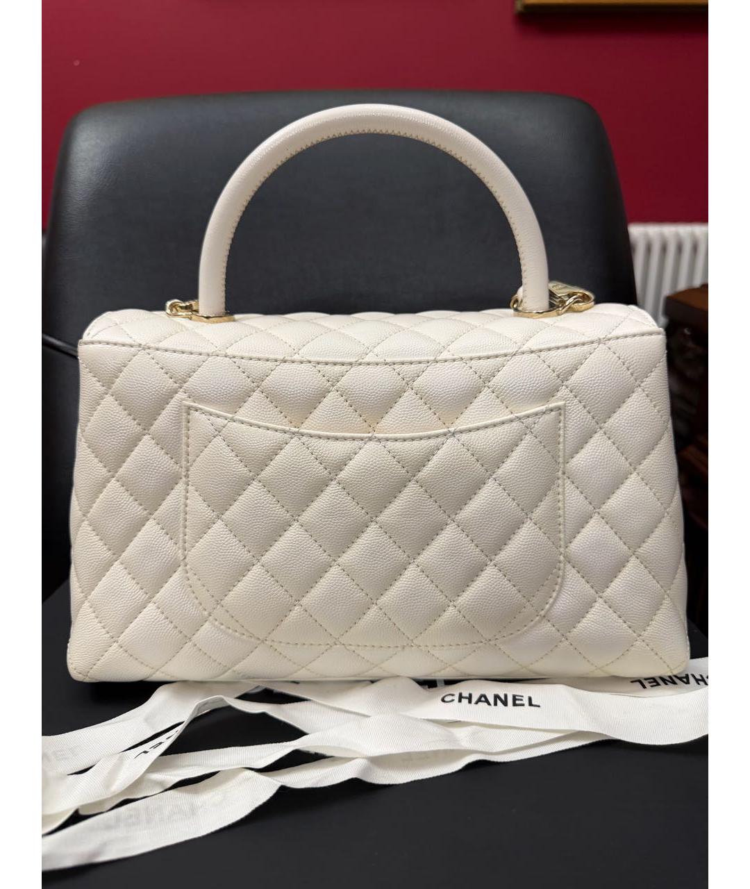 CHANEL Белая кожаная сумка с короткими ручками, фото 3
