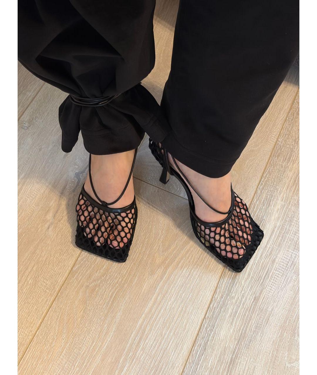 BOTTEGA VENETA Черные кожаные босоножки, фото 2