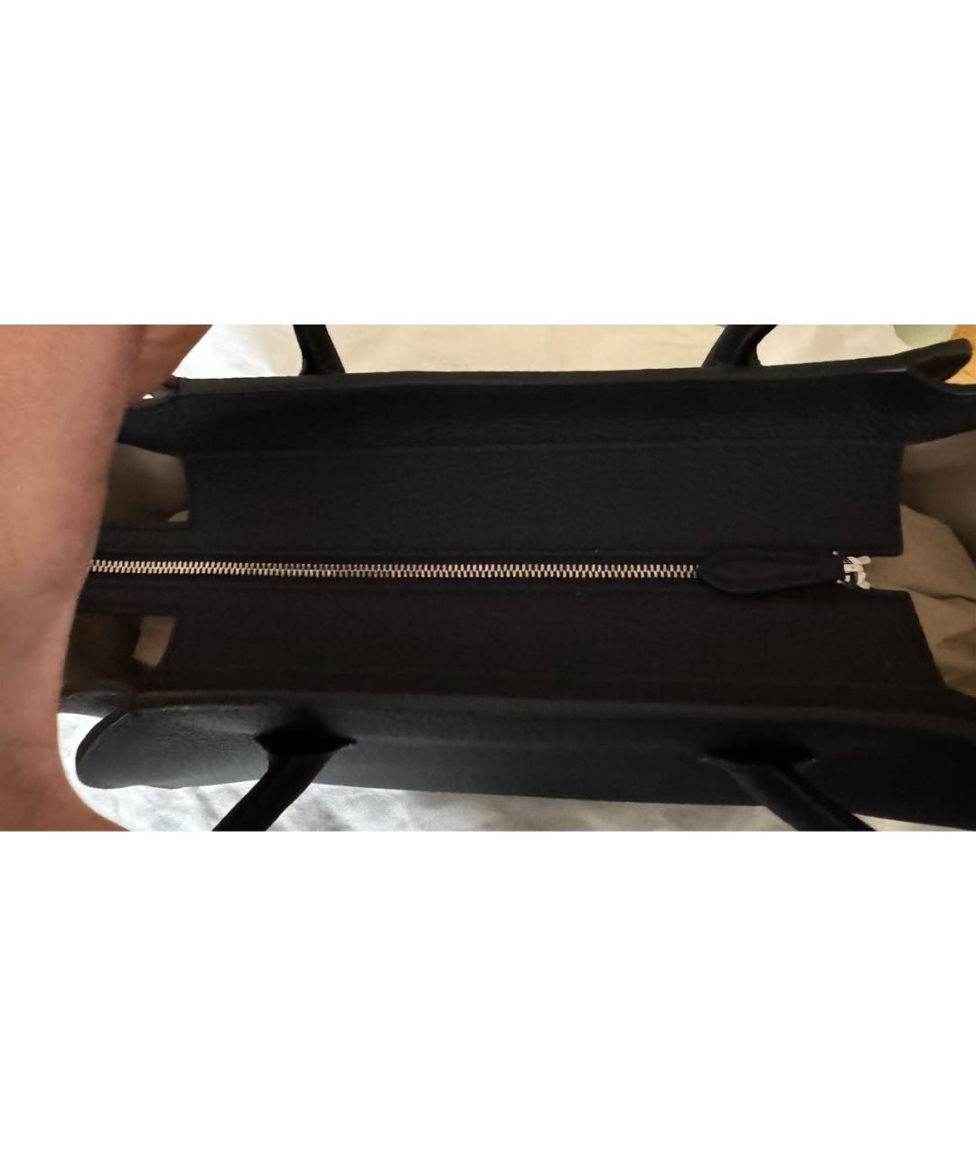 THE ROW Черная кожаная сумка с короткими ручками, фото 5