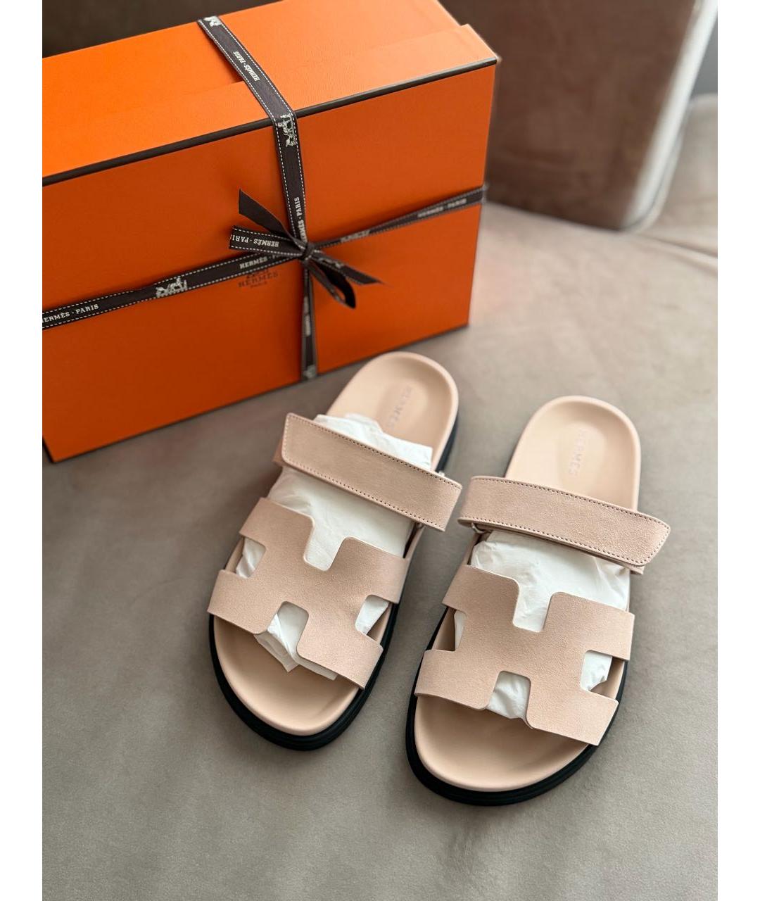 HERMES Бежевые замшевые сандалии, фото 2