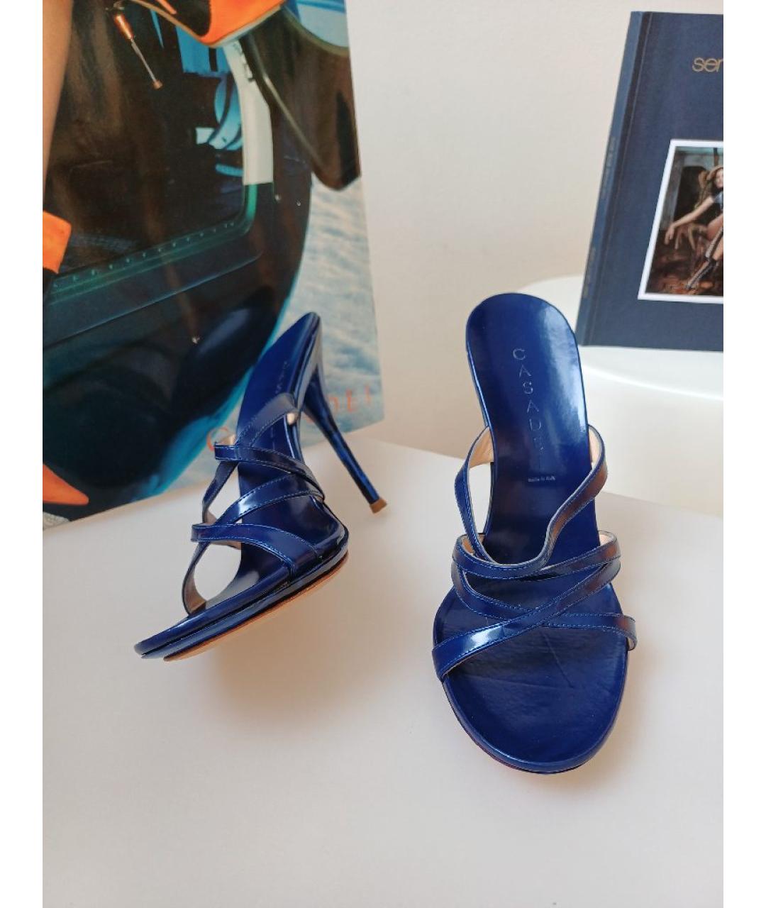 CASADEI Темно-синие кожаные сабо, фото 5