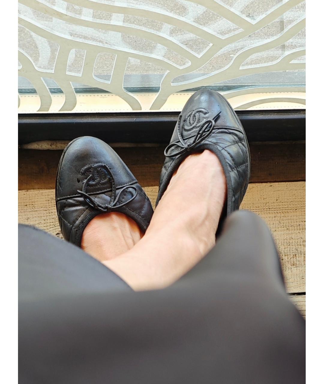 CHANEL Черные кожаные балетки, фото 3