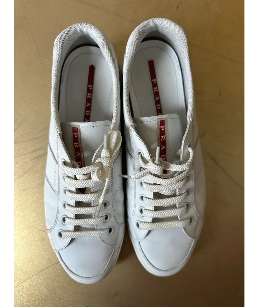 PRADA Белые кожаные низкие кроссовки / кеды, фото 3