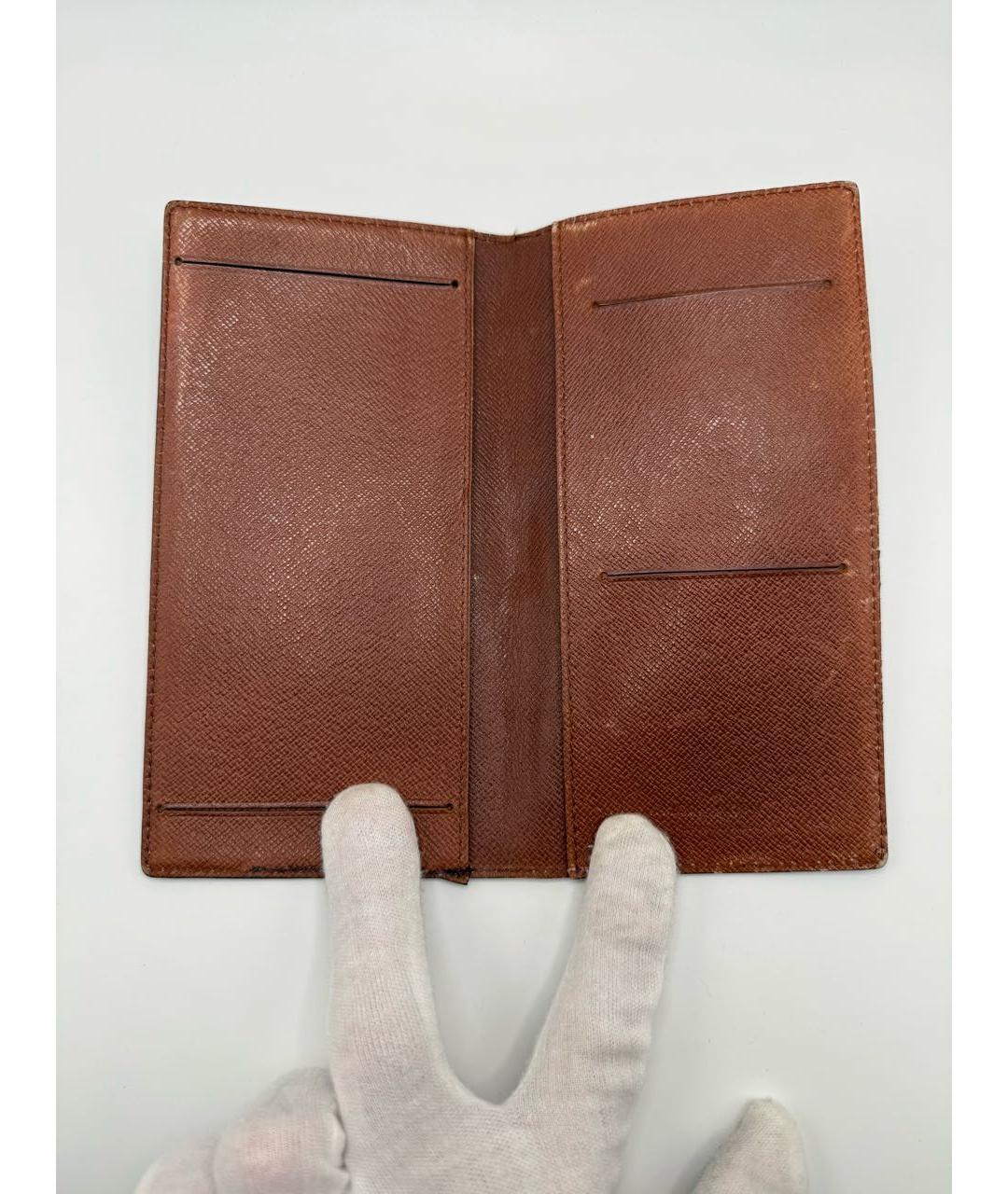 LOUIS VUITTON Коричневый кожаный кошелек, фото 3