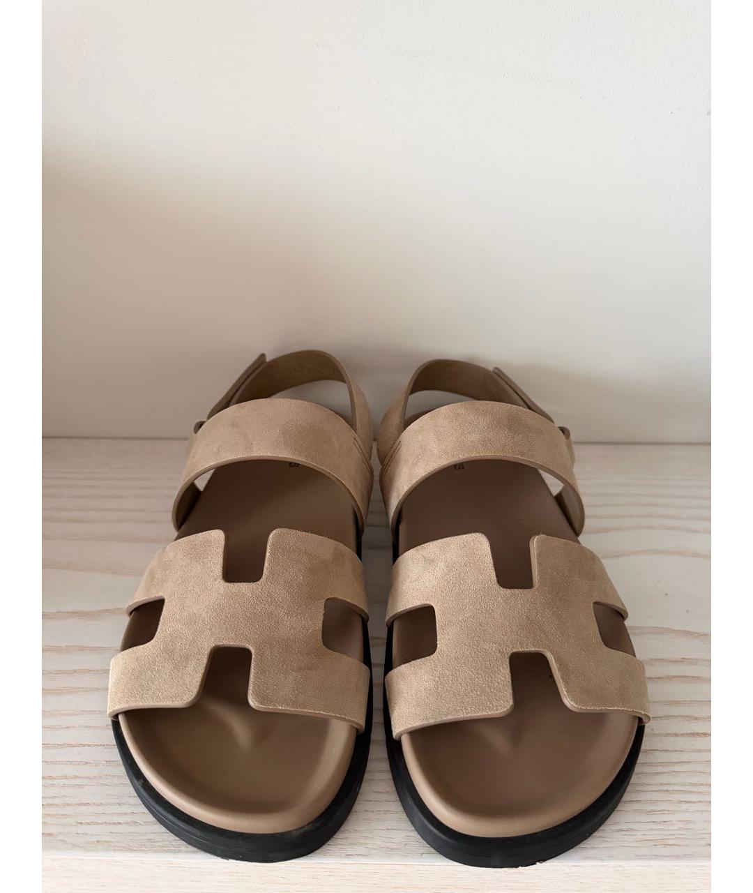HERMES Бежевые замшевые сандалии, фото 2