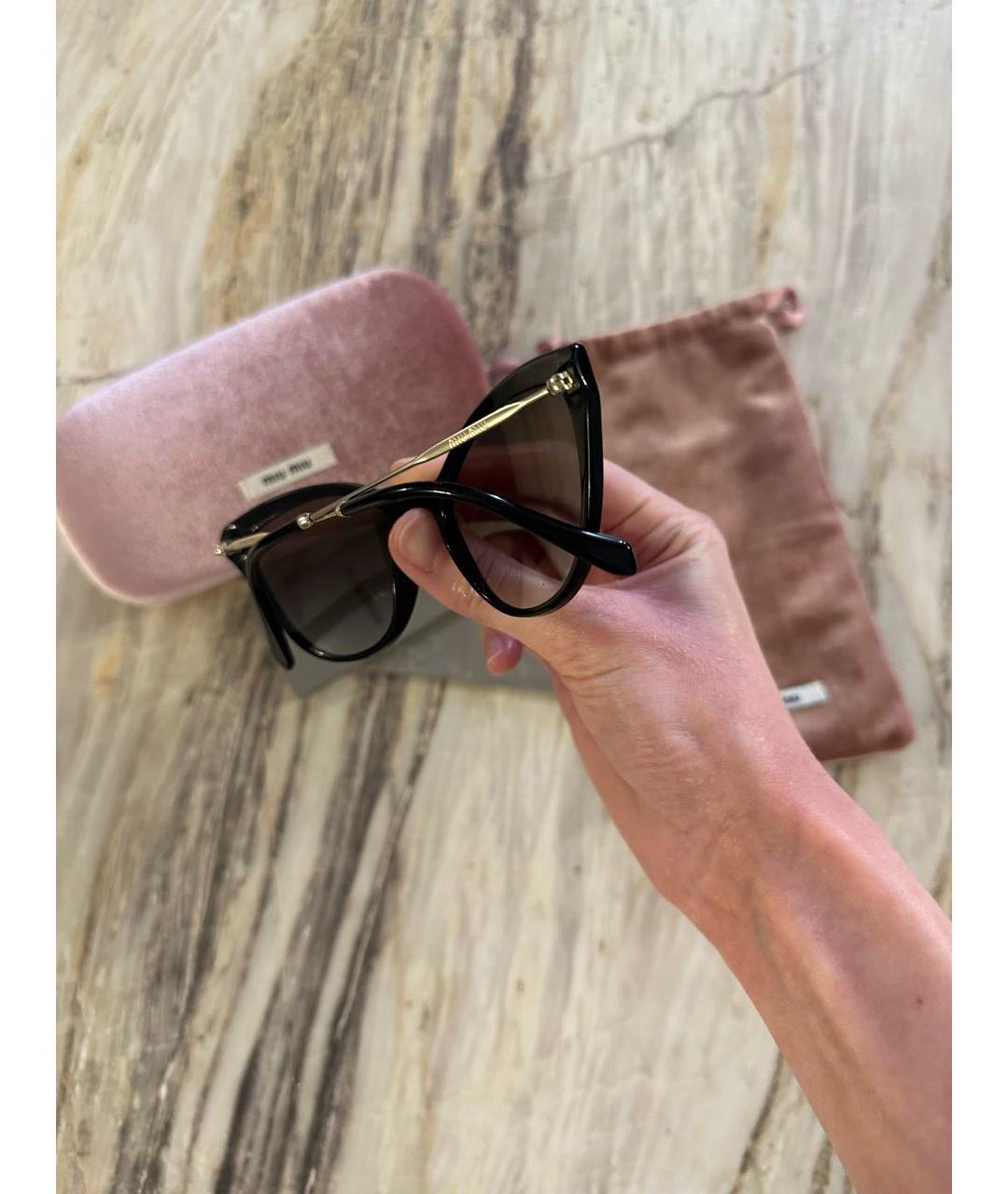 MIU MIU Черные пластиковые солнцезащитные очки, фото 3