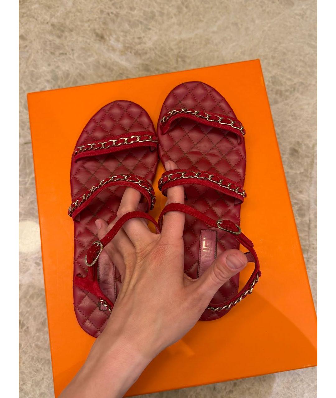 CHANEL Красные кожаные сандалии, фото 3