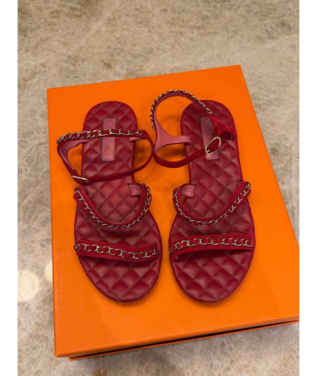 CHANEL Красные кожаные сандалии, фото 2