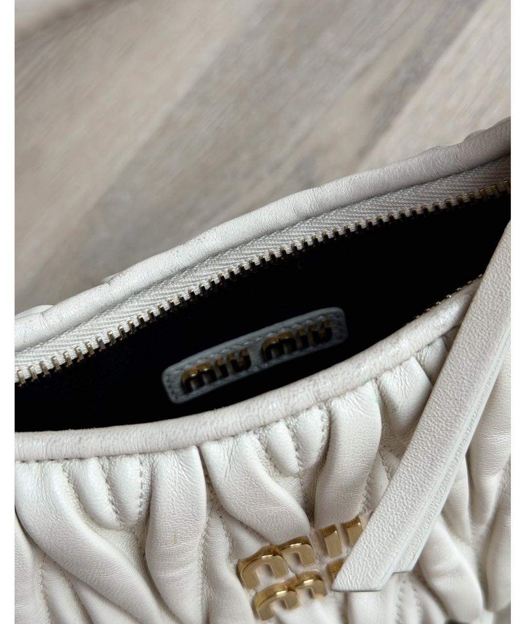 MIU MIU Бежевая кожаная сумка через плечо, фото 4