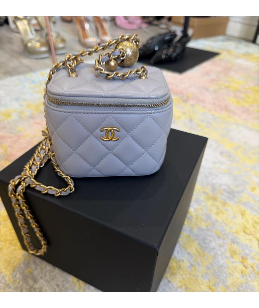 CHANEL Серая кожаная сумка через плечо, фото 2