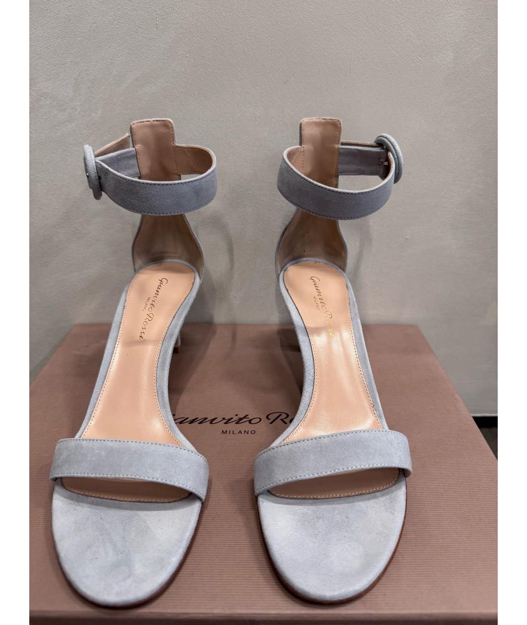 GIANVITO ROSSI Серые замшевые босоножки, фото 2