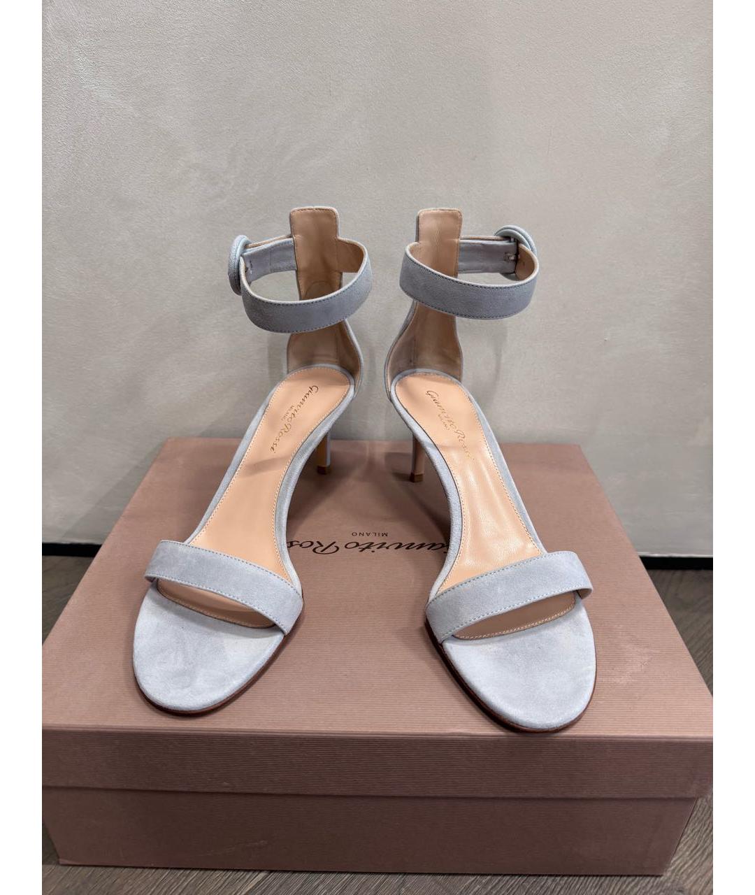 GIANVITO ROSSI Серые замшевые босоножки, фото 6