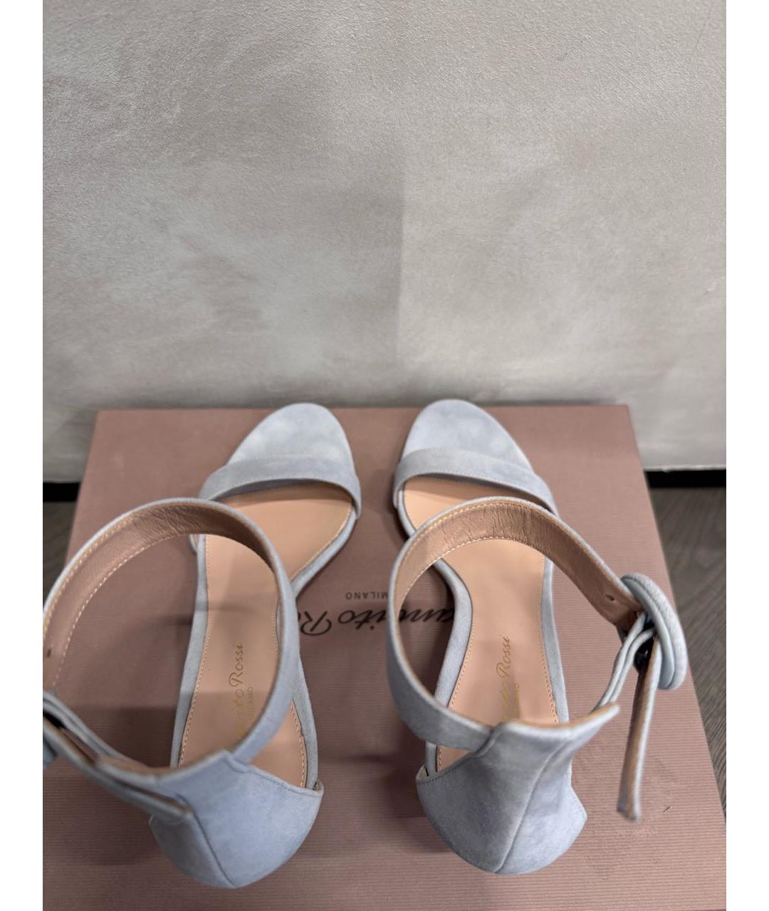 GIANVITO ROSSI Серые замшевые босоножки, фото 3
