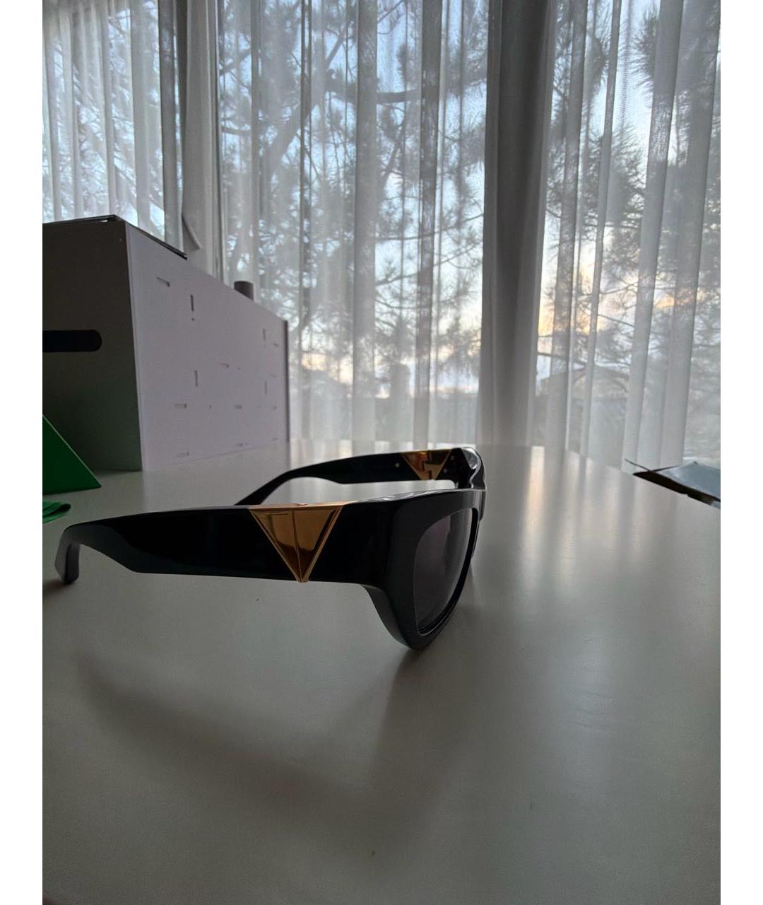 BOTTEGA VENETA Черные пластиковые солнцезащитные очки, фото 3