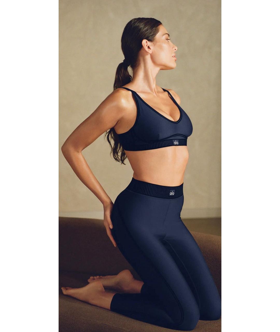 ALO YOGA Темно-синие велюровые спортивные брюки и шорты, фото 6