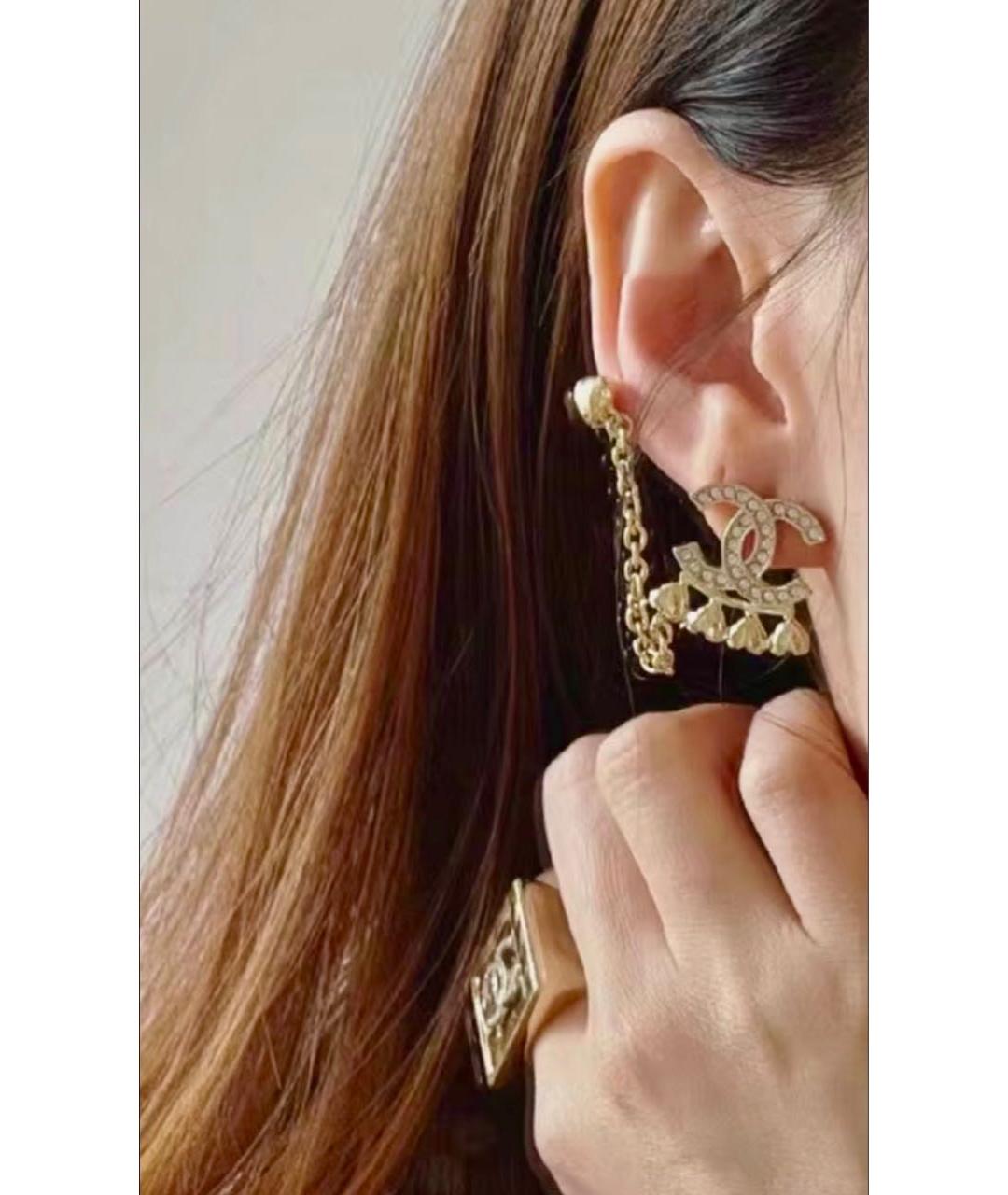 CHANEL Золотые металлические серьги, фото 3