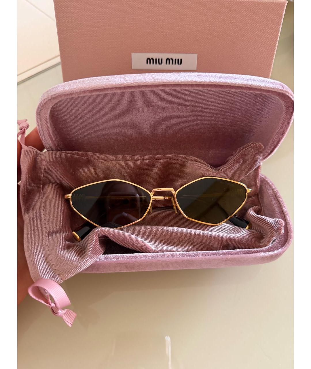 MIU MIU Золотые металлические солнцезащитные очки, фото 2