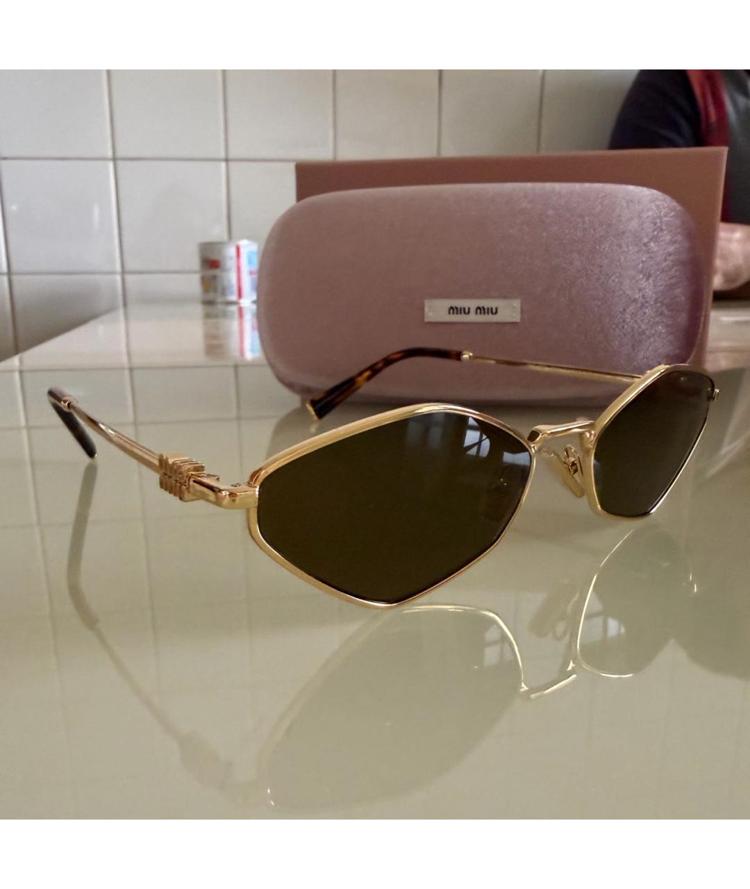 MIU MIU Золотые металлические солнцезащитные очки, фото 3