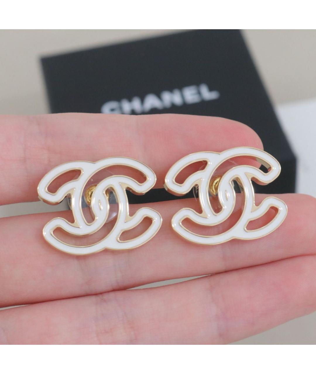 CHANEL Белые металлические серьги, фото 9
