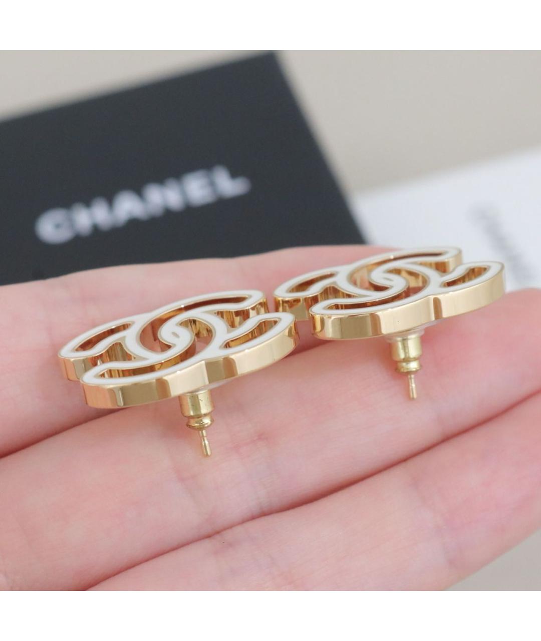 CHANEL Белые металлические серьги, фото 6