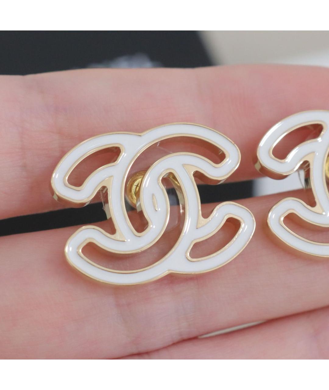 CHANEL Белые металлические серьги, фото 7