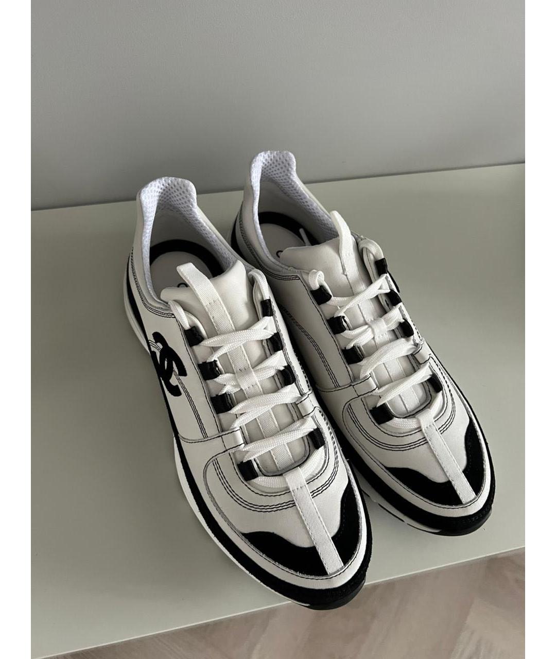 CHANEL Белые кожаные кроссовки, фото 3