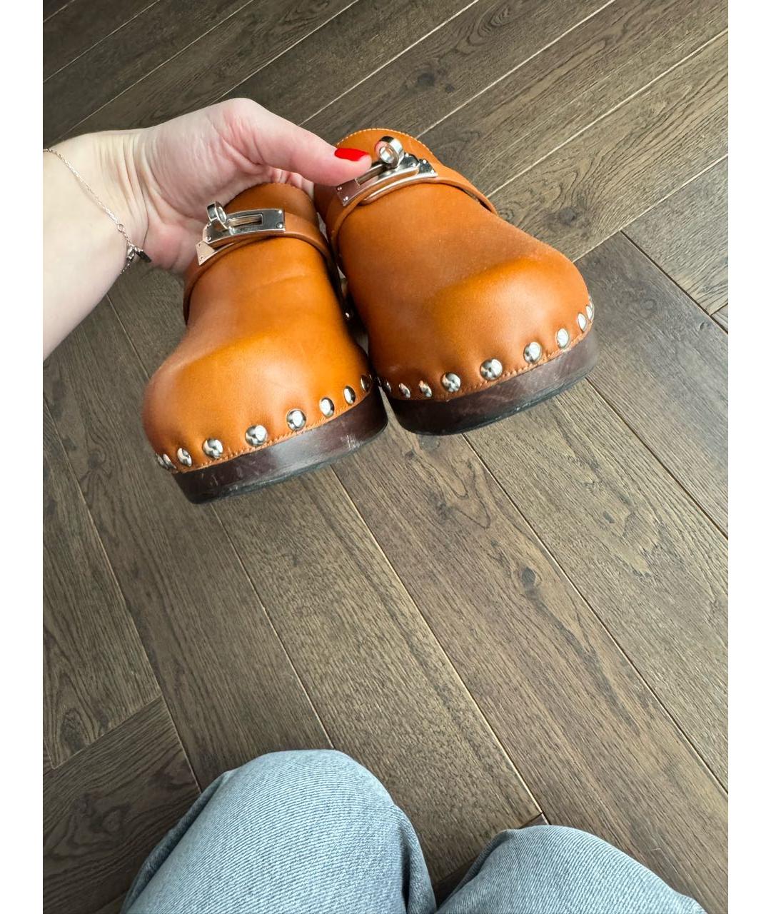 HERMES Горчичные кожаные сабо, фото 7