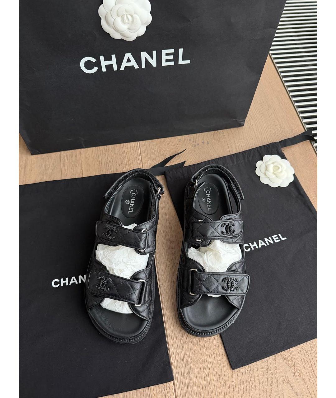 CHANEL Черные кожаные сандалии, фото 2