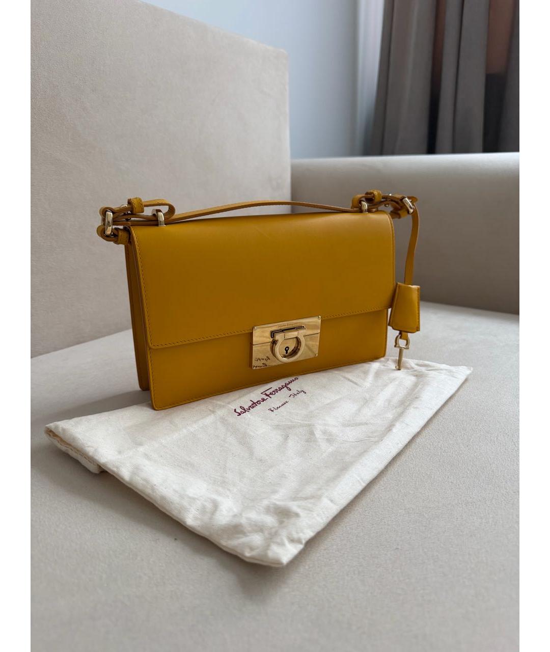 FERRAGAMO Горчичная кожаная сумка через плечо, фото 2