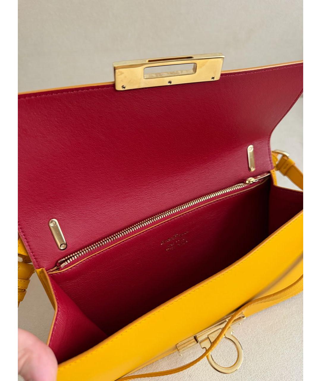 FERRAGAMO Горчичная кожаная сумка через плечо, фото 4