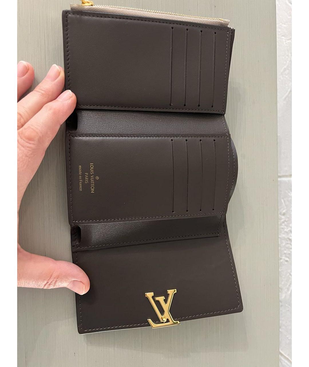 LOUIS VUITTON Бежевый кожаный кошелек, фото 2