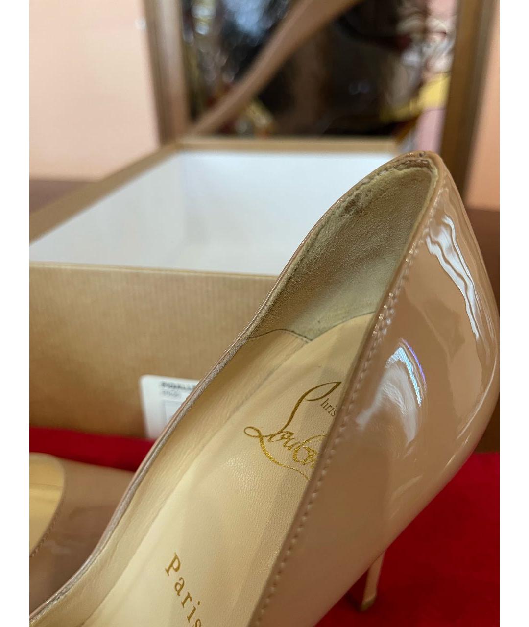 CHRISTIAN LOUBOUTIN Бежевые туфли из лакированной кожи, фото 7