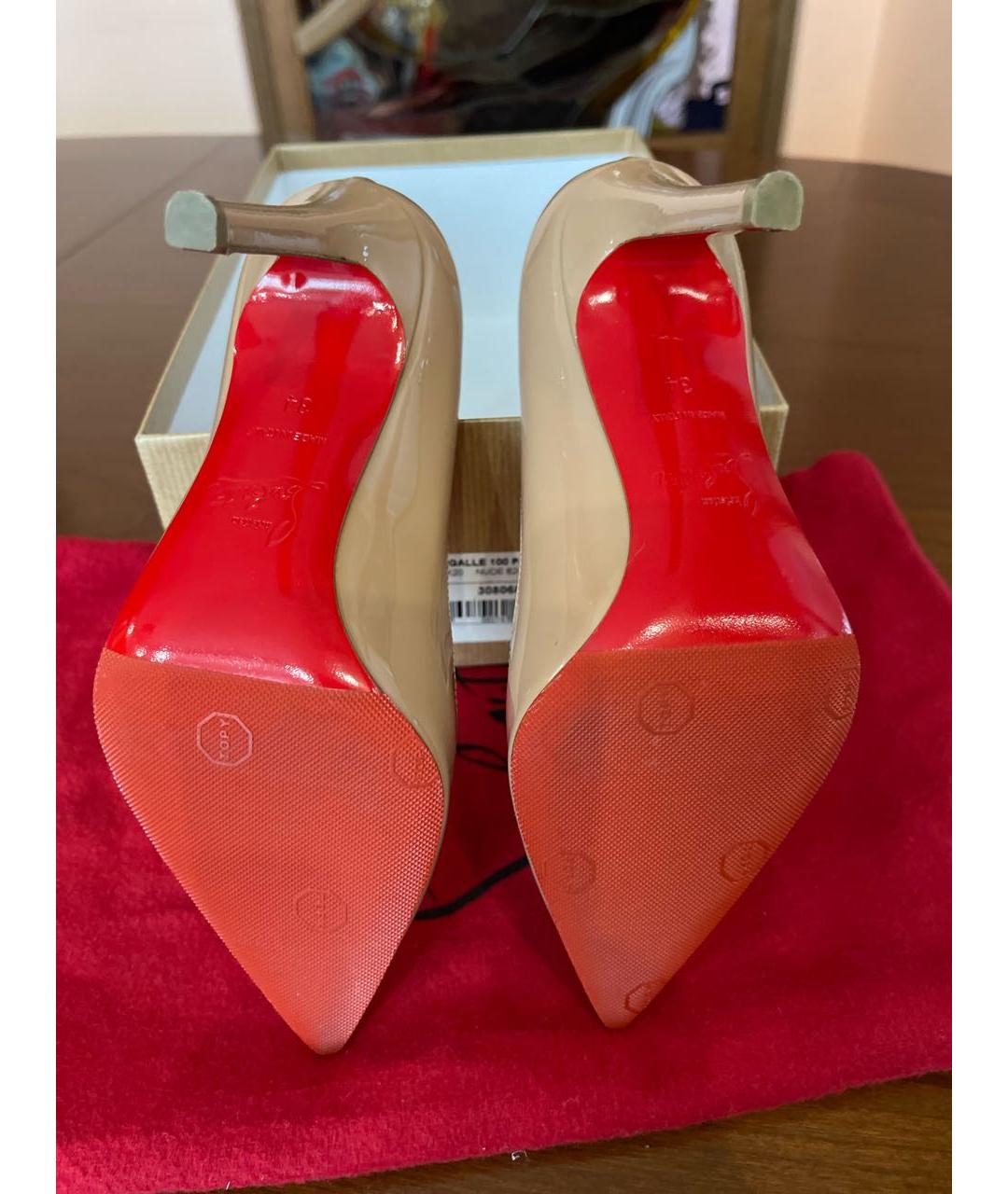 CHRISTIAN LOUBOUTIN Бежевые туфли из лакированной кожи, фото 5