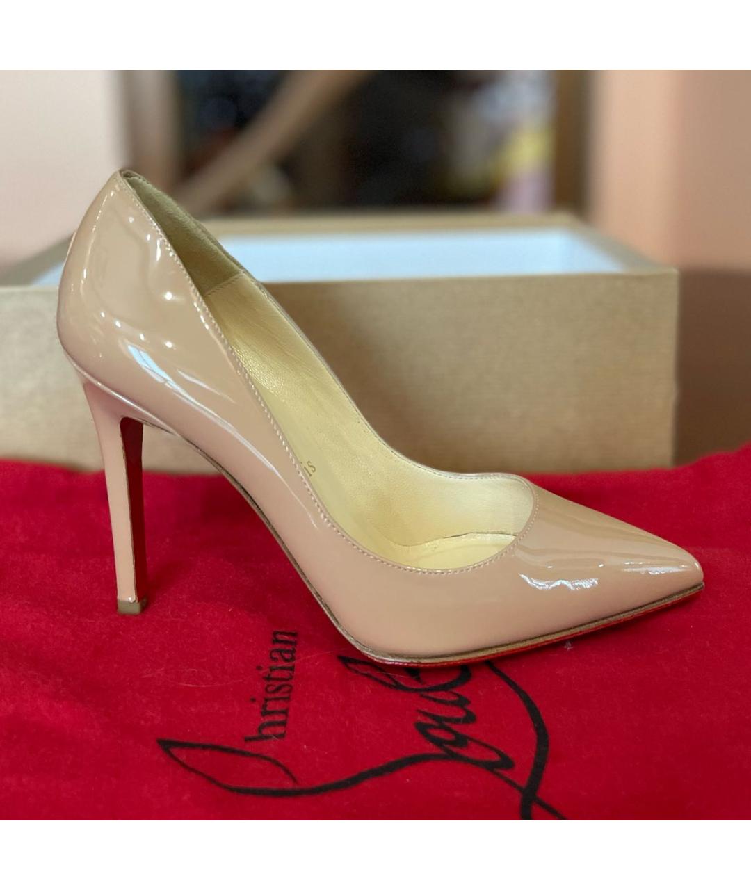 CHRISTIAN LOUBOUTIN Бежевые туфли из лакированной кожи, фото 2