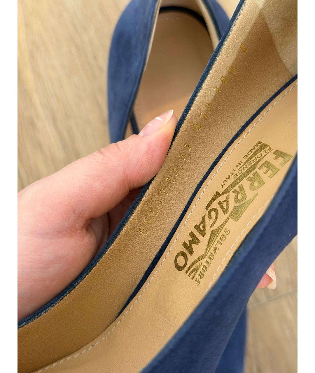 FERRAGAMO Темно-синие замшевые туфли, фото 6