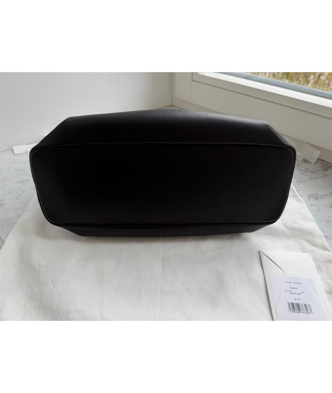 THE ROW Черная кожаная сумка с короткими ручками, фото 3