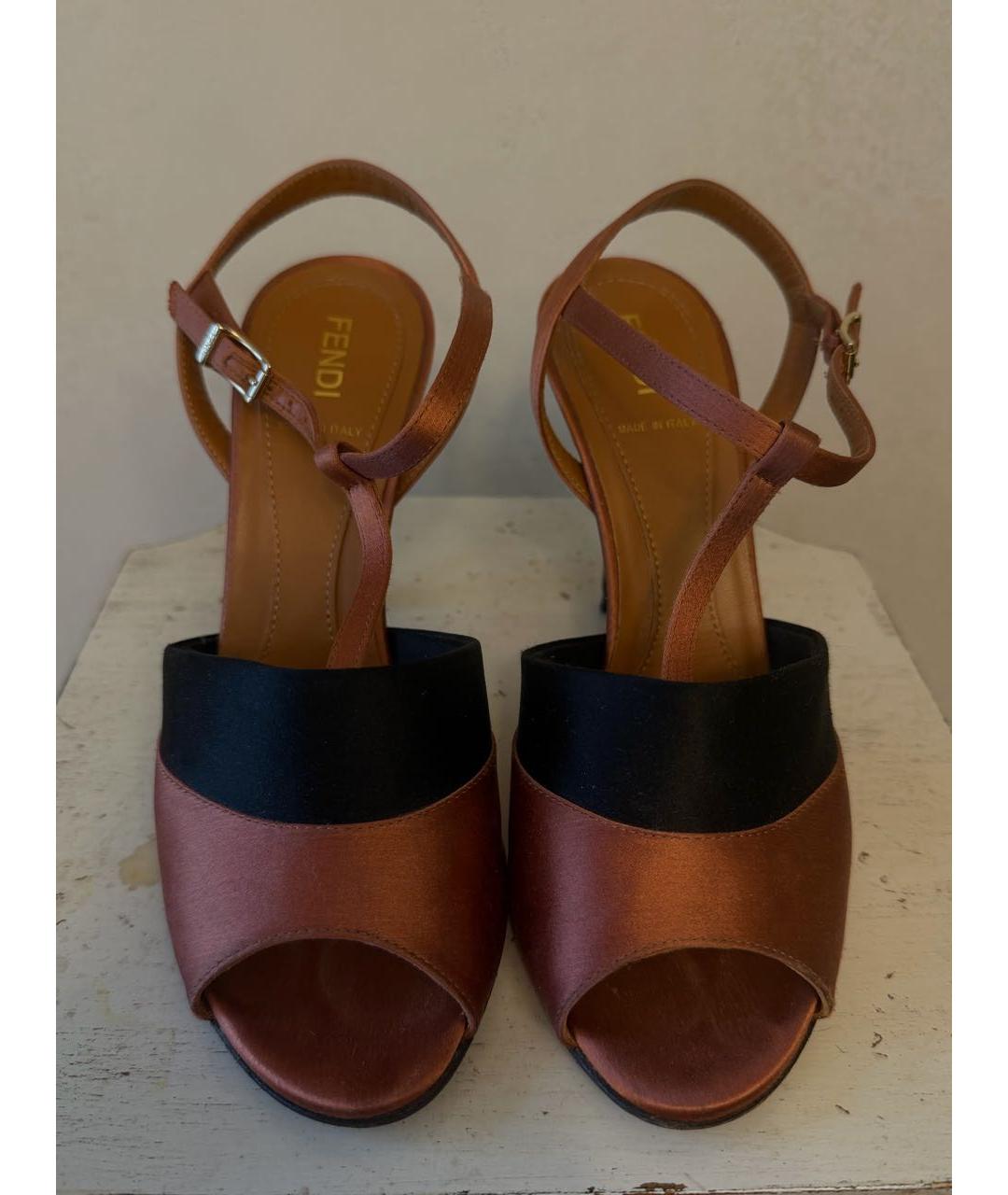 FENDI Черные босоножки, фото 2