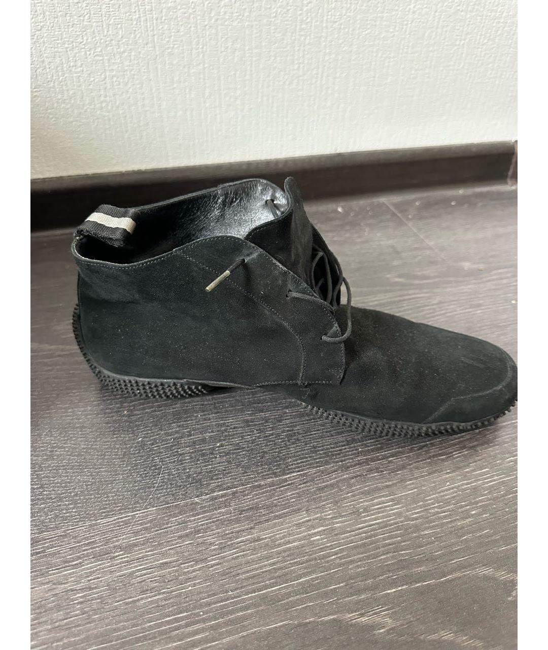 BALLY Черные замшевые низкие ботинки, фото 5