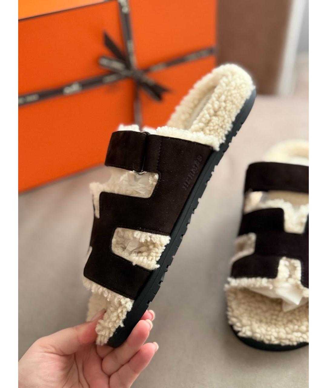 HERMES Коричневые замшевые сандалии, фото 4