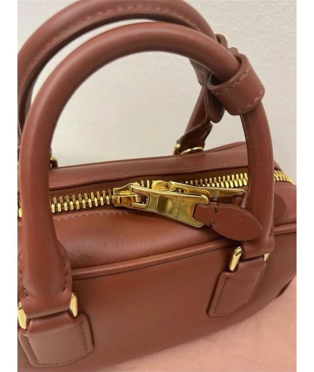 MIU MIU Коричневая кожаная сумка через плечо, фото 7