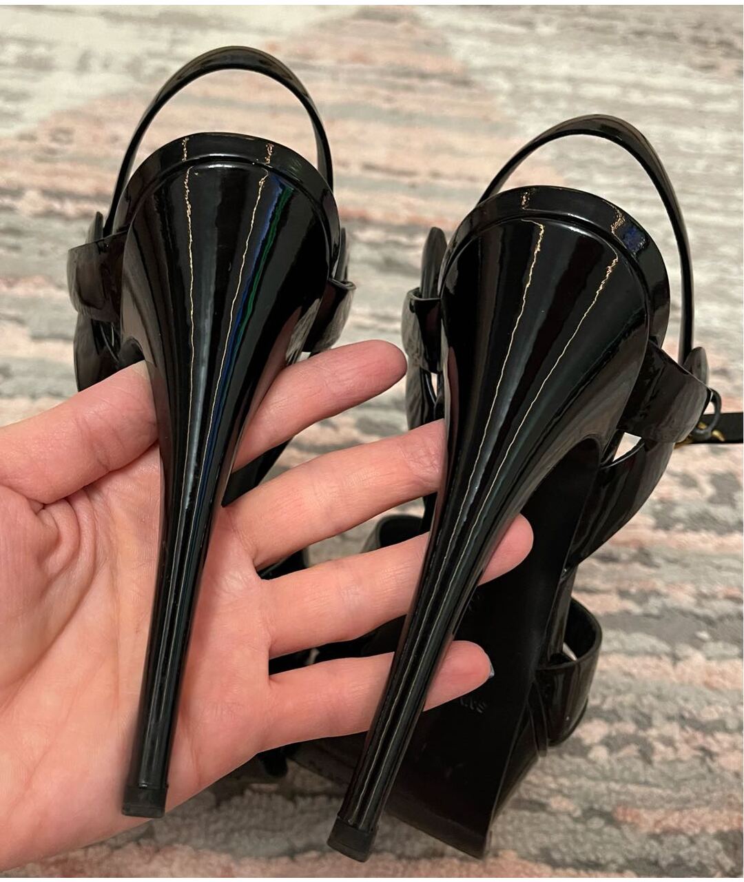 SAINT LAURENT Черные босоножки из лакированной кожи, фото 3
